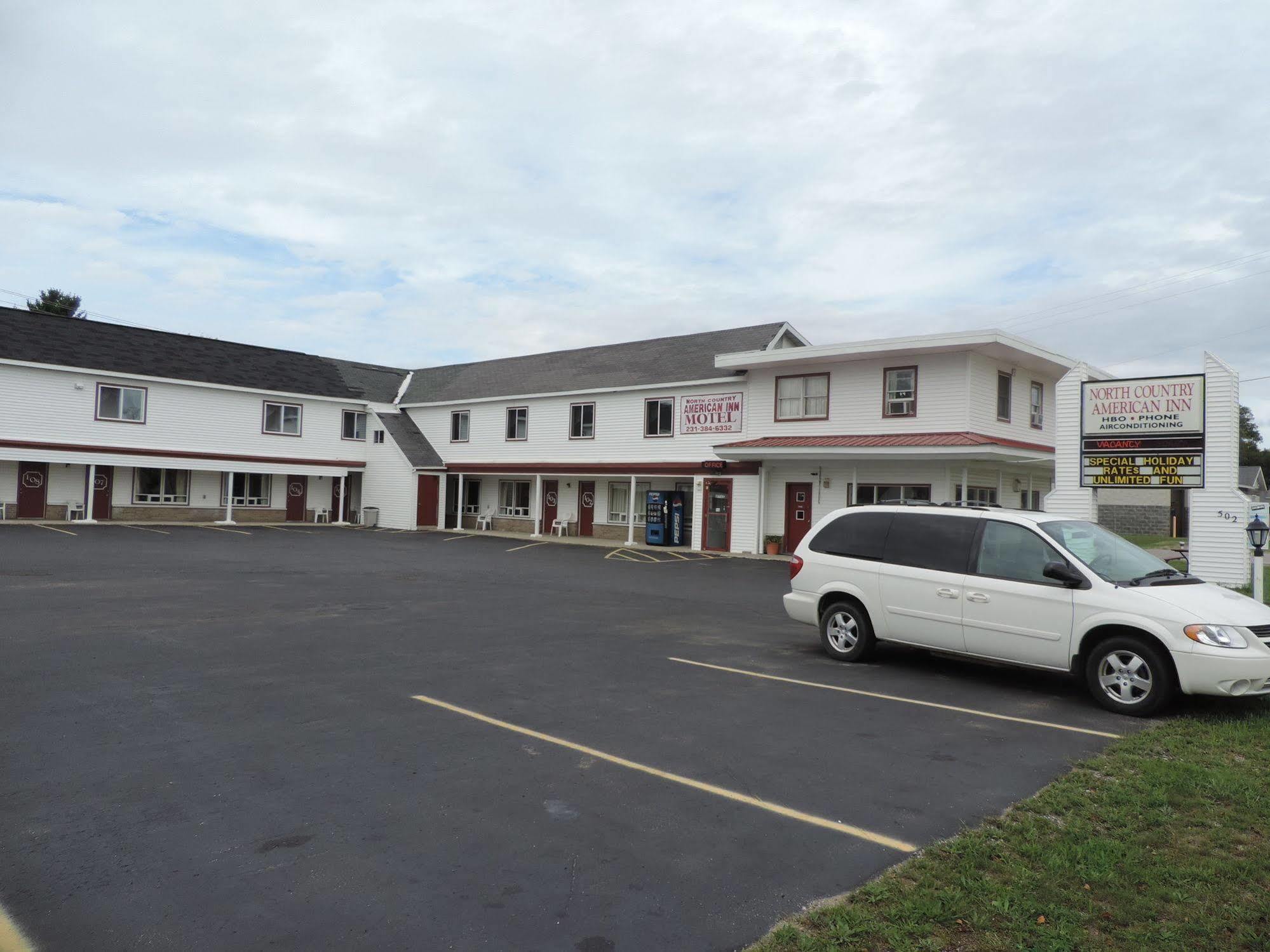 North Country American Inn Kalkaska Extérieur photo