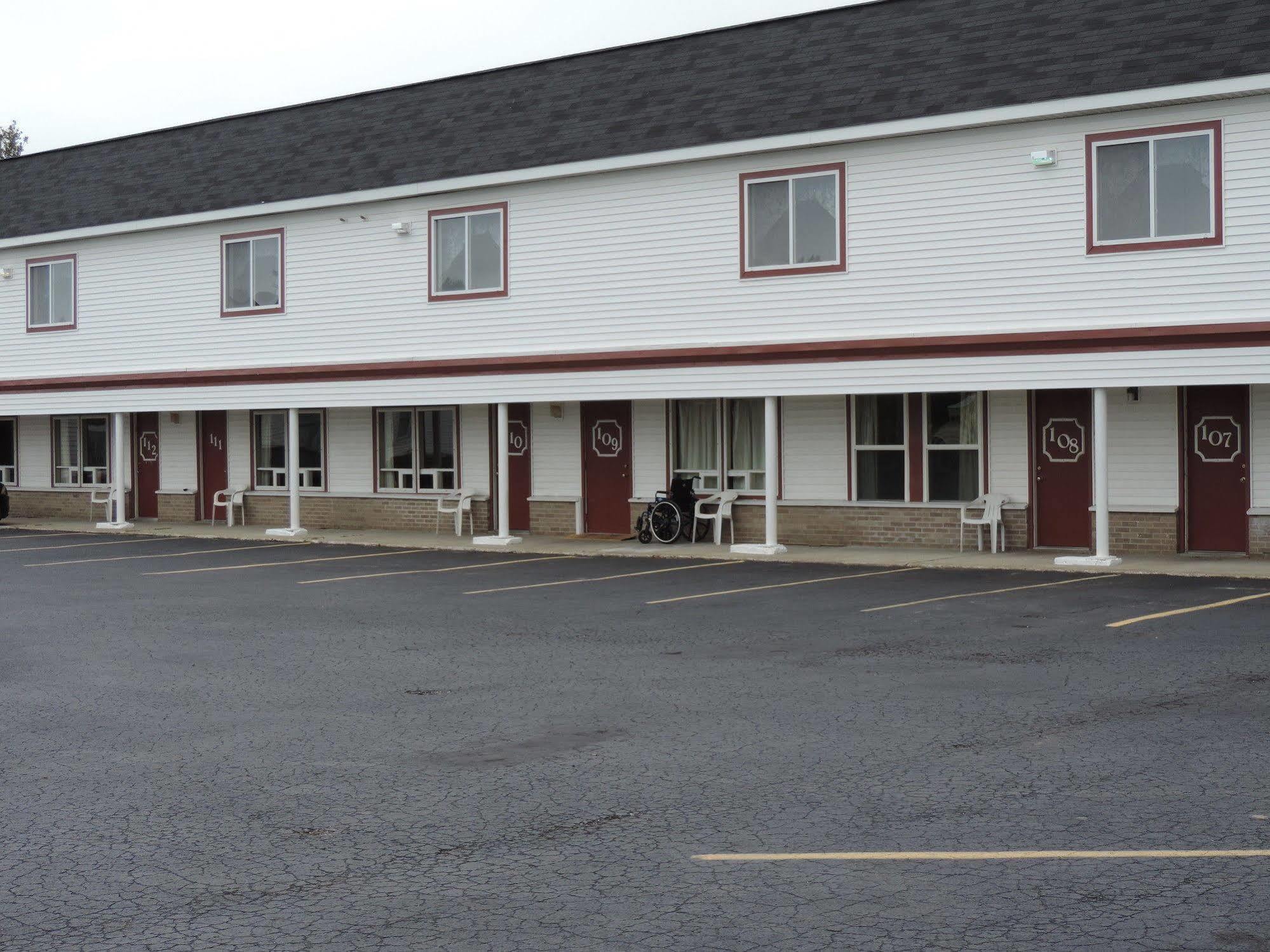 North Country American Inn Kalkaska Extérieur photo